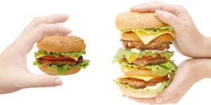nutricion-diesta-adelgazar-porciones-tamano-comida-hamburguesa-getty_MUJIMA20130107_0009_31
